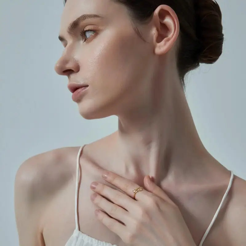 Rose quartz tulip flower bypass ring